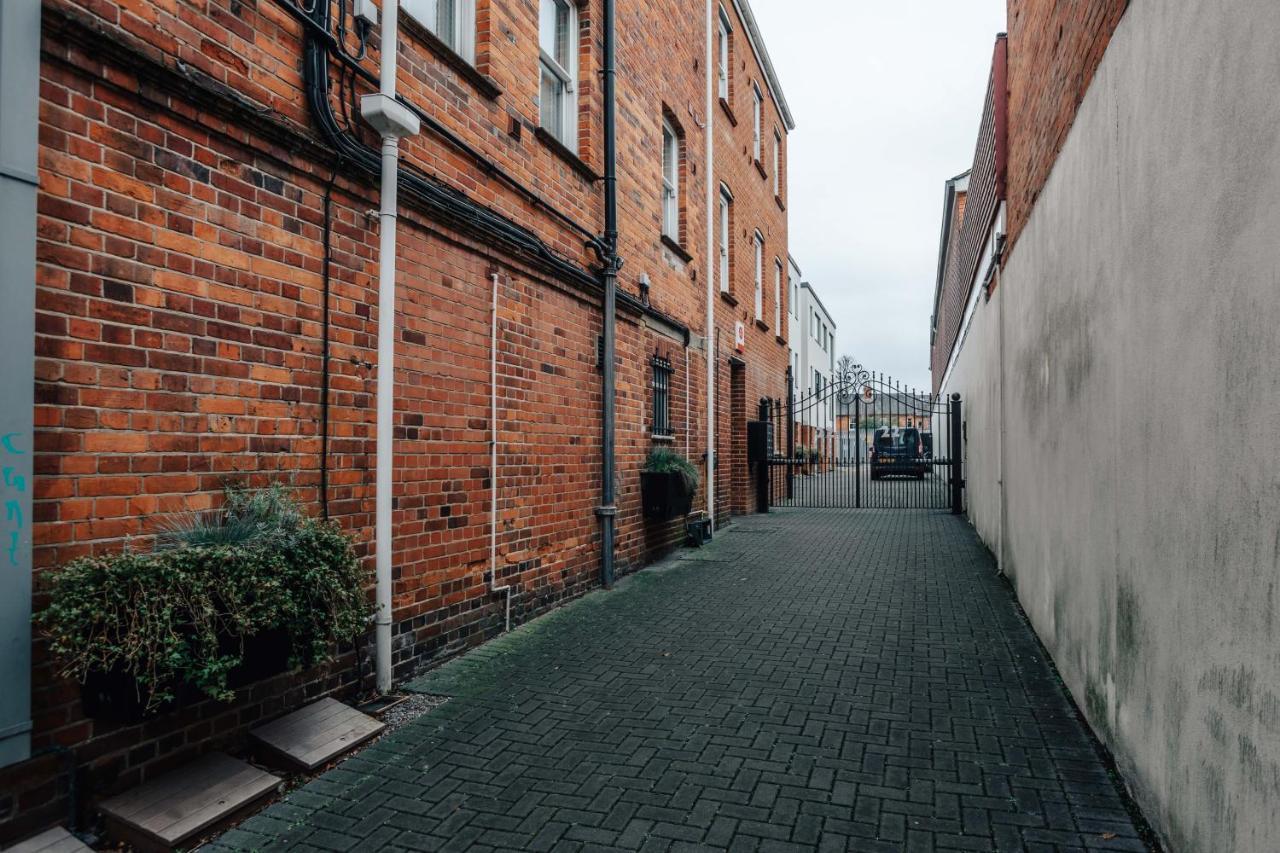 Central Modern Flat For 4-6 & Dedicated Parking Henley-on-Thames Екстер'єр фото